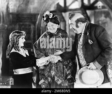 MARY PICKFORD KATE PRICE und JAMES A. MARCUS in LITTLE LORD FAUNTLEROY 1921 Directors ALFRED E. GREEN und JACK PICKFORD Roman Frances Hodgson Burnett Art Direction Stephen Goosson Mary Pickford Company / United Artists Stockfoto