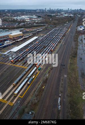 Tyseley, Birmingham, England, 3. Januar 2023: Abgestellte und leere Züge der West Midlands Railway im Bahnwartungsdepot Tyseley in Birmingham, da die Eisenbahnarbeiter zu Beginn des neuen Jahres an einem Streik teilnehmen. Quelle: Stop Press Media/Alamy Live News Stockfoto