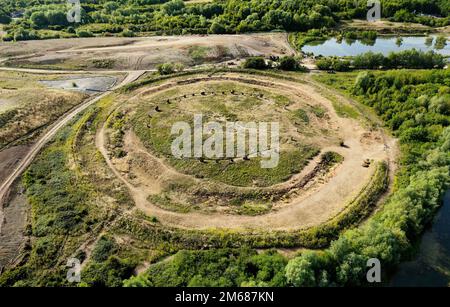 Die Devils Quoits sind die bedeutendste prähistorische Stätte des späten jungsteinzeitlichen Hühnchen- und Steinkreises. Stanton Harcourt, Oxfordshire. 4000 bis 5000 Jahre alt. Wiederhergestellt Stockfoto