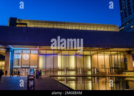 Das Vivian Beaumont Theater , Lincoln Center for the Performing Arts, Gebäudekomplex im Lincoln Square Viertel auf der Upper West Side o Stockfoto