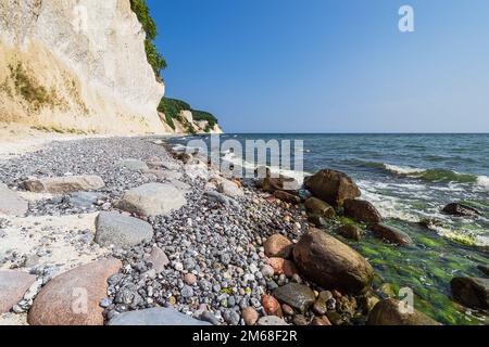 Kreidefelsen An Der Ostseeküste Auf Der Insel Rügen. Stockfoto