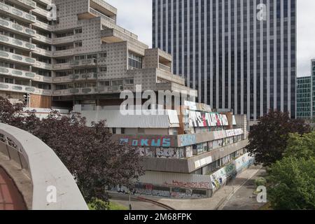 Der Apartmentkomplex Damiers am Rande von La Defense besteht aus 640 Wohnungen in vier Gebäuden Stockfoto