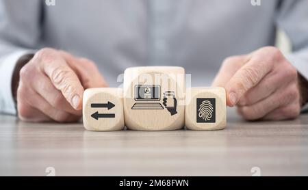 Holzblöcke mit Symbol des 2fa-Konzepts Stockfoto