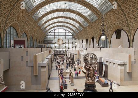 Das Innere des Musée d'Orsay Museum auf dem linken Ufer der Seine, Paris, Frankreich Stockfoto