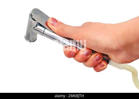 Eine Frau wäscht die Toilettenschüssel mit einer hygienischen Dusche, Nahaufnahme, isoliert auf weißem Hintergrund. Probleme der Desinfektion durch Quarantäne und Isolatio Stockfoto