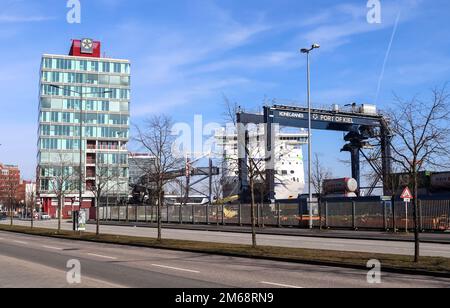 Kiel, Deutschland - 27. Dezember 2022: Die Fähre von Frau Stena Scandinavica legte im Hafen von Kiel an Stockfoto