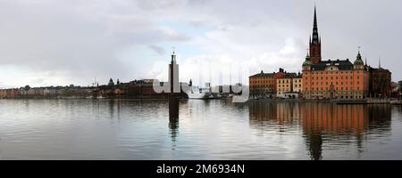 Riddarholmen und Rathaus in Stockholm Stockfoto