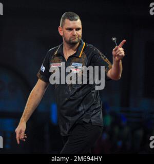 LONDON, VEREINIGTES KÖNIGREICH - DEZEMBER 21: Martijn Kleermaker of the Netherlands reagiert während des 7. Tages der Cazoo World Darts Championship im Alexandra Palace am 21. Dezember 2022 in London, England. (Foto: Pieter Verbeek/BSR Agency) Stockfoto