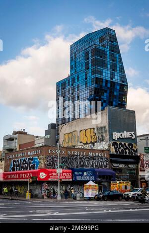 Essex Market, der historischste Markt The Bowery, ein historisches Viertel in der Lower East Side von Manhattan, New York City, USA Stockfoto