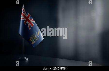 Kleine Nationalflagge Südgeorgien und Südliche Sandwichinseln auf schwarzem Hintergrund. Stockfoto