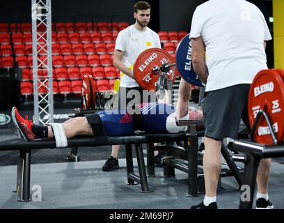 USA Marine Corps Lance CPL. KC higer nimmt am Powerlift-Wettbewerb während der Invictus Games The Hague, Niederlande, am 21. April 2022 Teil. Stockfoto