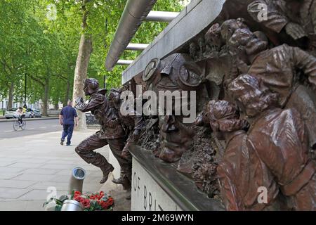 LONDON, GROSSBRITANNIEN - 15. MAI 2014: Es ist ein Fragment des Denkmals der Schlacht von Großbritannien am Victoria Embankment. Stockfoto