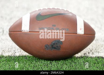 Arlington, Texas, USA. 2. Januar 2023. Tulane Green Wave vor dem Spiel. (Kreditbild: © Gregory Dodds/ZUMA Press Wire) Stockfoto