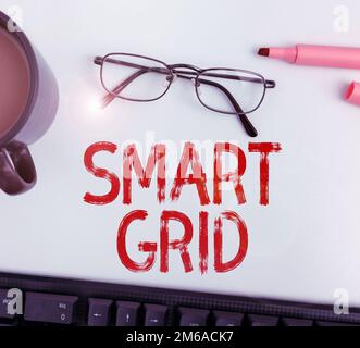 Handschriftliches Schild Smart Grid. Wort für umfasst Betriebs- und Energiemaßnahmen einschließlich Zählern Stockfoto