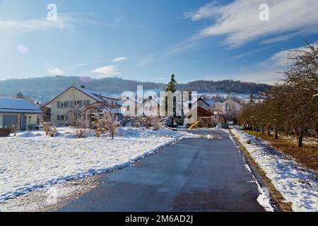 Reinach Village im Winter, Kanton Aargau, Schweiz Stockfoto