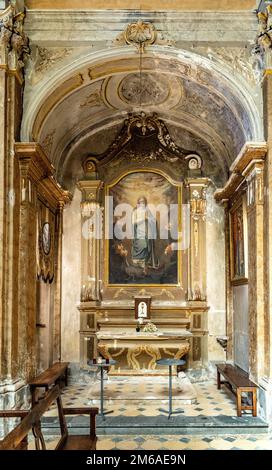 Eze, Frankreich - 1. August 2022: Apse-Kapelle und Kloster der Mariä-Himmelskirche, Notre Dame de l'Assomption in der historischen Altstadt von Eze Stockfoto