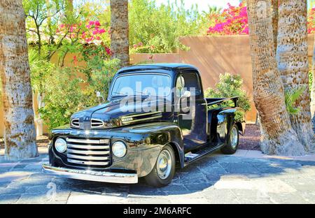 Klassischer 1950er Black Ford F-1 Pick-Up Truck in den USA Stockfoto