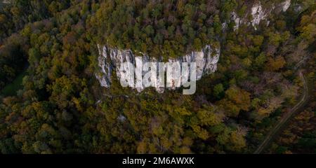 Ingelstein, markanter Kletterfelsen, Basel Jura, Drohnenbild, Gempen, Solothurn, Schweiz Stockfoto