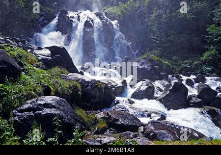 Lutour-Wasserfall in Cauterets, Pyrenäen, Frankreich Stockfoto