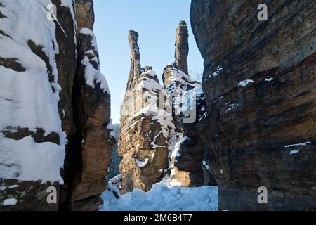 Schnee an den Herkules-Säulen, Bielatal, Ottomuehle, Sächsische Schweiz, Elbstand-Steingebirge, Sachsen Stockfoto