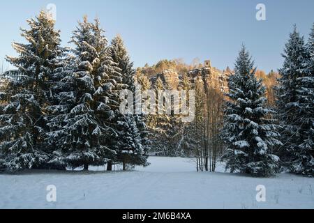 Schnee in der Kaiser-Wilhelm-Festung bei den Herkules-Säulen, Bielatal, Ottomuehle, Sachsenschweiz, Elbstandstein-Gebirge, Sachsen Stockfoto