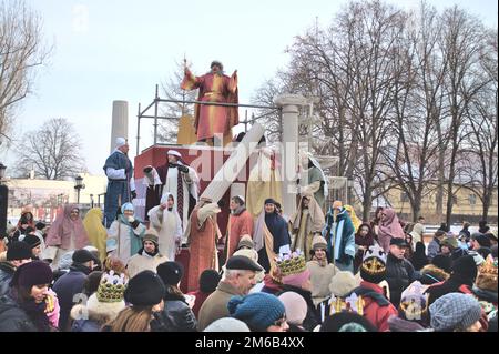 Nachstellung der biblischen Szene des Hofes von König Herodes während der jährlichen Parade der drei Könige (Epiphanie) am 06. Januar 2011 in Warschau, Polen. Stockfoto