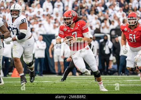 Utah Utes Quarterback Cameron Rising (7) spielt den Ball während des 109. Rose Bowl Fußballspiels gegen die Penn State Nittany Lions, Montag, Januar Stockfoto