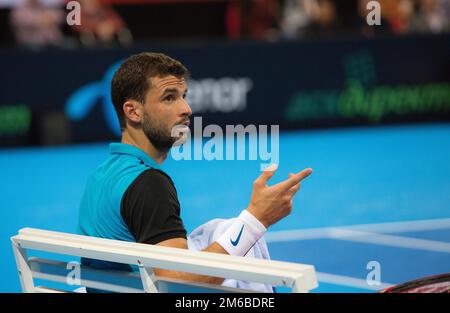 Grigor Dimitrov besiegte Monfils in einem Demonstrationsspiel in Arena Armeec Hall, Sofia Stockfoto