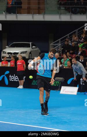 Grigor Dimitrov besiegte Monfils in einem Demonstrationsspiel in Arena Armeec Hall, Sofia Stockfoto