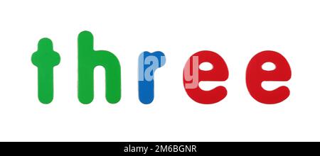 Drei farbige magnetische Buchstaben auf Weiß mit Beschneidungspfad Stockfoto