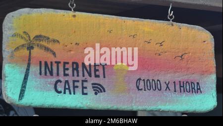 Internet Café Schild in Montezuma Costa Rica Stockfoto