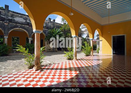 Das Innere der Hacienda Yaxcopoil, ein Plantagenanwesen aus dem 17. Jahrhundert. Gelegen im Dorf Yaxcopoil, außerhalb von Merida, Yucatan, Mexiko Stockfoto