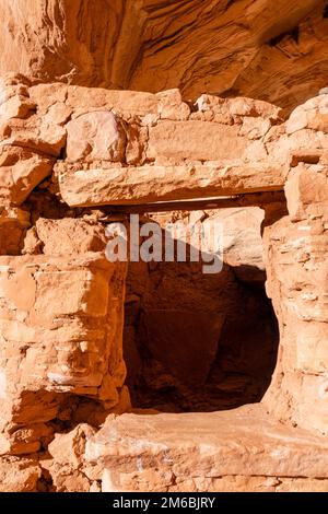 Burgruine. Rucksacktouren in Grand Gulch und Anasazi-Wohnungen und Felskunst. In Der Nähe Von Blanding, Utah, Usa. Stockfoto