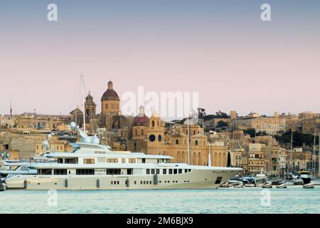 Birgu Marina und Super Yacht, Grand Harbour, Malta, Europa Stockfoto