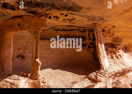 Gefängnisruinierung. Rucksacktouren in Grand Gulch und Anasazi-Wohnungen und Felskunst. In Der Nähe Von Blanding, Utah, Usa. Stockfoto