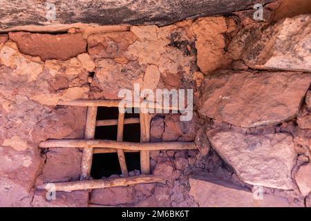 Gefängnisruinierung. Rucksacktouren in Grand Gulch und Anasazi-Wohnungen und Felskunst. In Der Nähe Von Blanding, Utah, Usa. Stockfoto