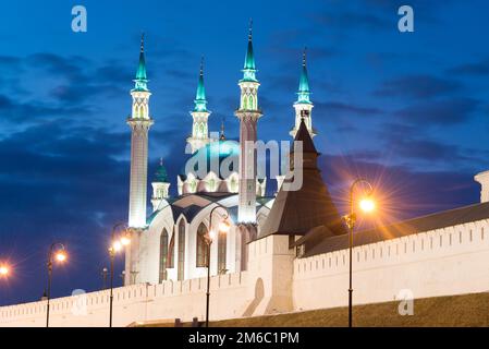 Kul-Sharif-Moschee im Kasan Kreml in Tatarstan bei Nacht, Russland Stockfoto