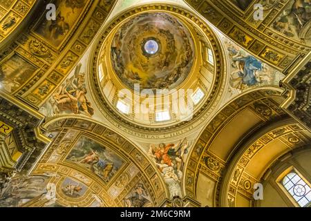 Fresco-Gemälde SantÂ der apse und der Halb-Kuppel der Kirche andrea della valle Stockfoto