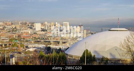 Sunrise Commencement Bay Tacoma Downtown City Skyline Stockfoto