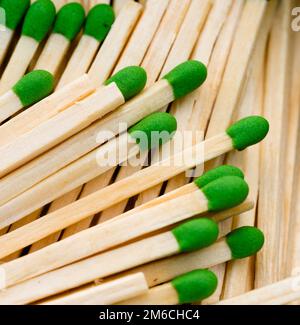 Gruppe Holz Stiel Grün Tipp Spiel in Schachtel Streichhölzer Stockfoto