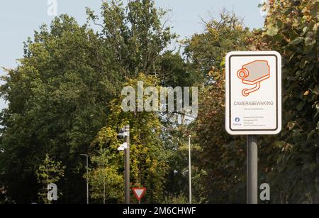 Hasselt. Limburg - Belgien 18-09-2021. Warnschild auf den Straßen Belgiens über eine Sicherheits-Dashcam Stockfoto