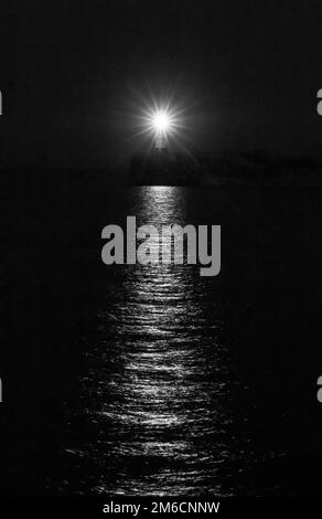 Newhaven Lighthouse am Juli in Schwarz und Weiß Stockfoto