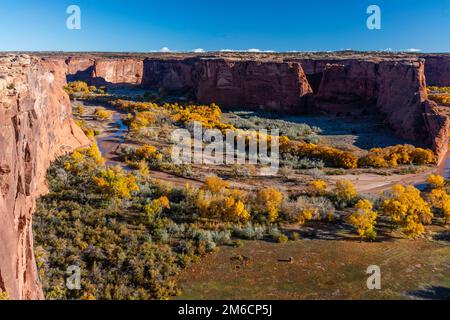 Foto vom Tsegi Overlook, Canyon de Chelly National Monument, Chinle, Arizona, USA. Stockfoto