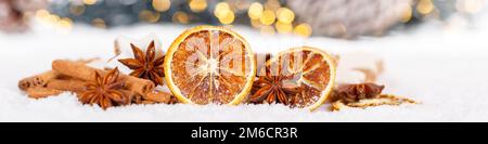 Weihnachten Weihnachtsdekoration Orangefarbenes Banner Dekoration Winterschnee Stockfoto