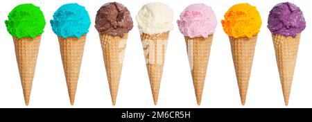 Eiscreme im Waffelgruppenball in Folge isolierter Sommer ausgenommen Stockfoto