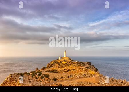 Mallorca Cap Formentor Leuchtturm Meerestext freier Weltraum Himmel Balearische Inseln Reisen Spanien Stockfoto
