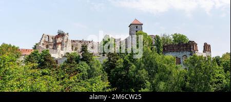 Ruinen von Schloss Tenczyn in Rudno bei Krzeszowice (Polen) Stockfoto