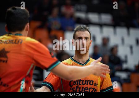 Valencia, Spanien. 03. Januar 2023. Victor Claver von Valencia Korb gesehen während der Liga Endesa J14 in der Fuente de San Luis Sporthalle. Valencia Basket 92:86 Carplus Fuenla (Foto: Vicente Vidal Fernandez/SOPA Images/Sipa USA) Guthaben: SIPA USA/Alamy Live News Stockfoto