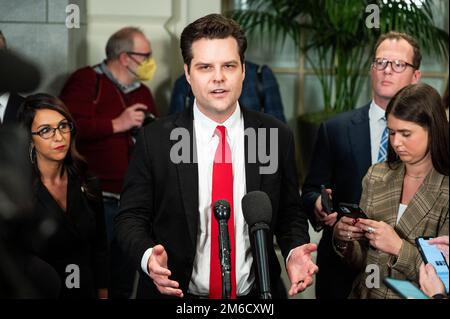 Washington, Usa. 03. Januar 2023. USA Repräsentant Matt Gaetz (R-FL) spricht mit Reportern in den USA Kapitol. Kredit: SOPA Images Limited/Alamy Live News Stockfoto