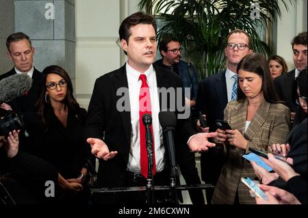 Washington, Usa. 03. Januar 2023. USA Repräsentant Matt Gaetz (R-FL) spricht mit Reportern in den USA Kapitol. Kredit: SOPA Images Limited/Alamy Live News Stockfoto
